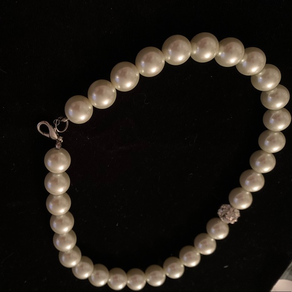 🆕🔥Large Pearl & Crystal Necklace - Picture 4 of 6